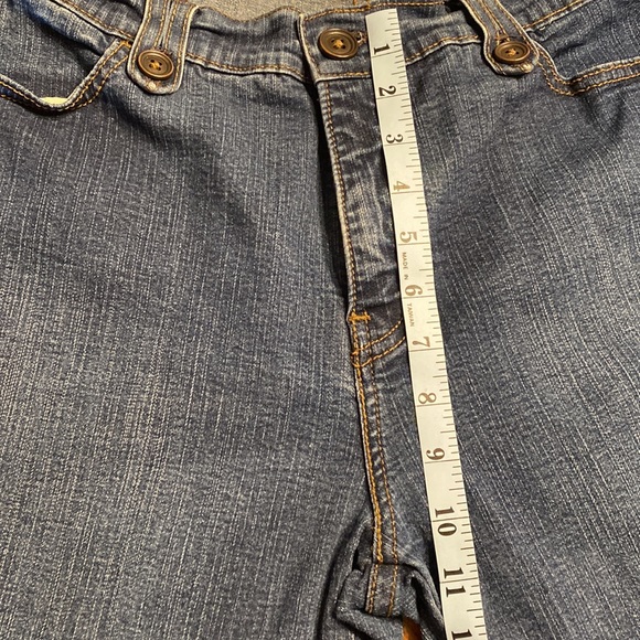PERFECTLY SLIMMING LEVI'S JEANS - Picture 6 of 15